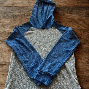 Boys OshKosh Long-Sleeve Hooded T-Shirt – Size 10